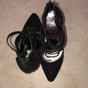 Sheikh studded high heels 👠